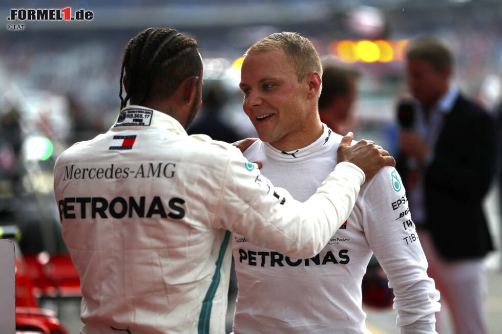 Foto zur News: Lewis Hamilton (Mercedes) und Valtteri Bottas (Mercedes)