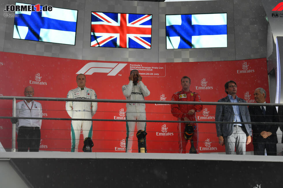 Foto zur News: Valtteri Bottas (Mercedes), Lewis Hamilton (Mercedes) und Kimi Räikkönen (Ferrari)