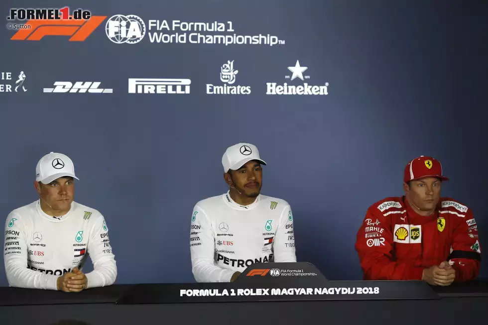 Foto zur News: Valtteri Bottas (Mercedes), Lewis Hamilton (Mercedes) und Kimi Räikkönen (Ferrari)