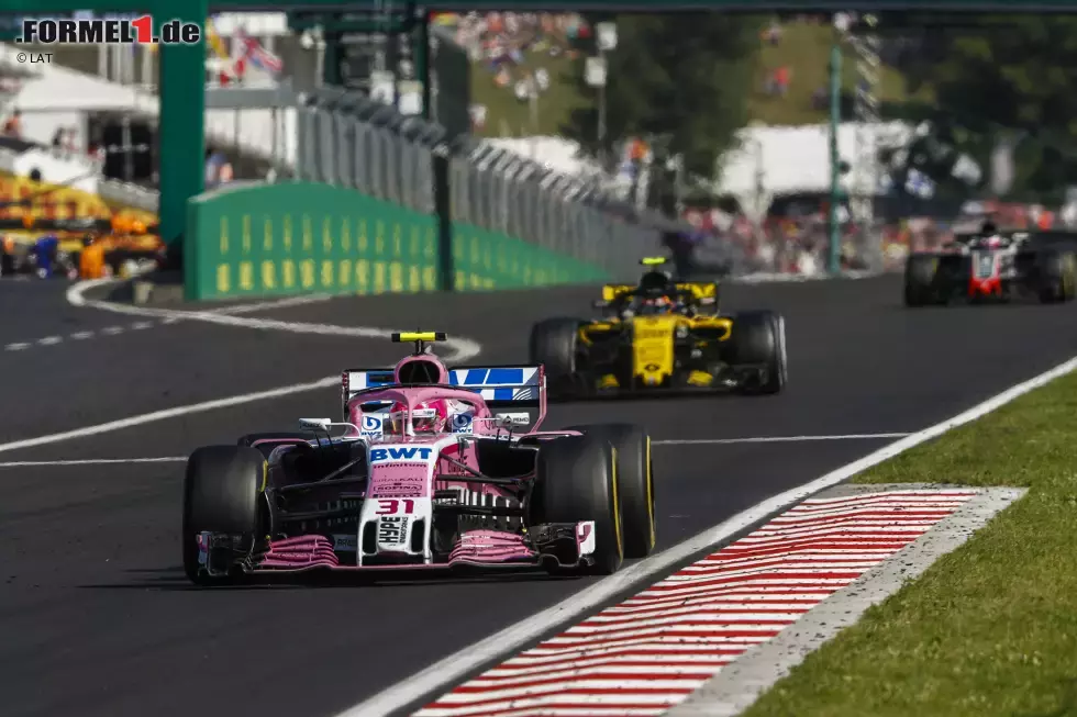 Foto zur News: Esteban Ocon (Force India), Carlos Sainz (Renault) und Romain Grosjean (Haas)