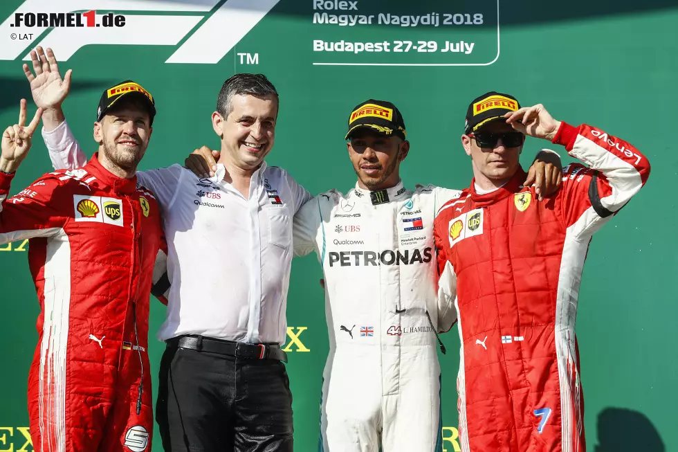 Foto zur News: Sebastian Vettel (Ferrari), Lewis Hamilton (Mercedes) und Kimi Räikkönen (Ferrari)