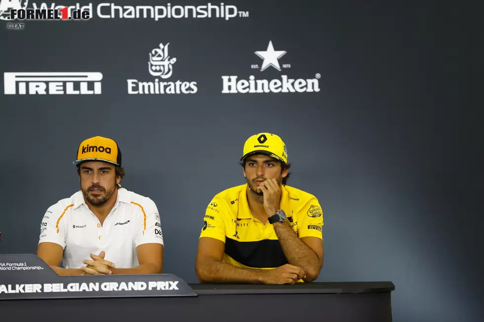 Foto zur News: Fernando Alonso (McLaren) und Carlos Sainz (Renault)