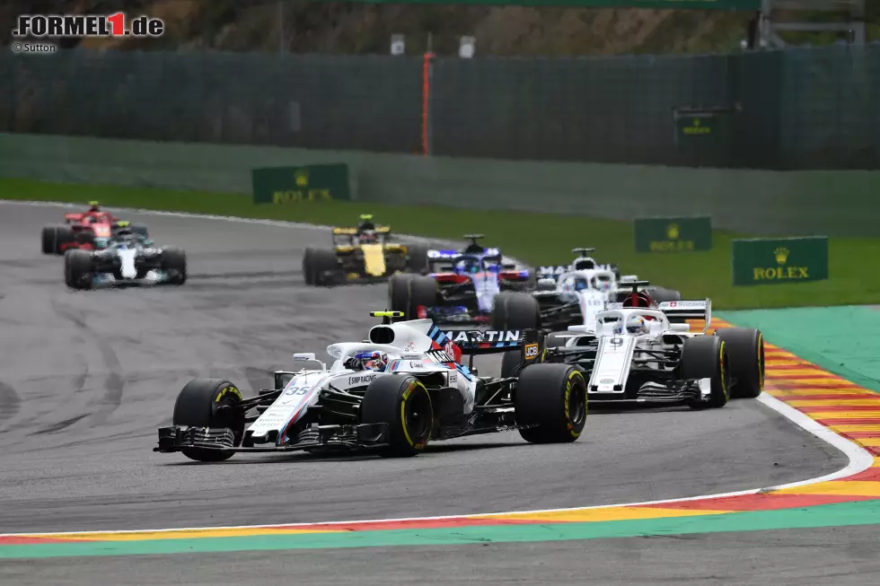 Foto zur News: Sergei Sirotkin (Williams) und Marcus Ericsson (Sauber)