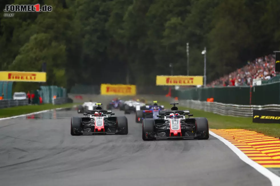 Foto zur News: Romain Grosjean (Haas) und Kevin Magnussen (Haas)