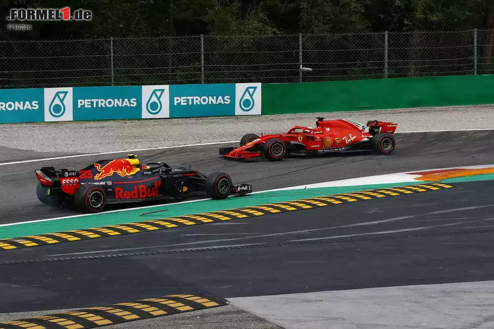 Foto zur News: Sebastian Vettel (Ferrari), Lewis Hamilton (Mercedes) und Max Verstappen (Red Bull)