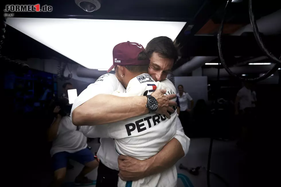 Foto zur News: Toto Wolff und Lewis Hamilton (Mercedes)