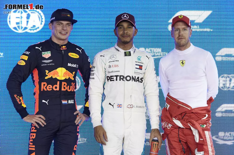 Foto zur News: Max Verstappen (Red Bull), Lewis Hamilton (Mercedes) und Sebastian Vettel (Ferrari)