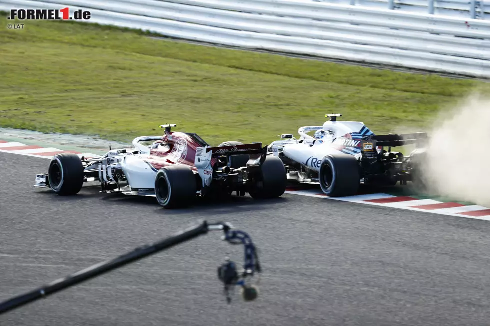 Foto zur News: Sergei Sirotkin (Williams) und Charles Leclerc (Sauber)