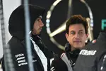 Foto zur News: Lewis Hamilton (Mercedes) und Toto Wolff