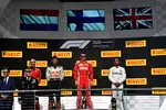 Foto zur News: Max Verstappen (Red Bull), Kimi Räikkönen (Ferrari) und Lewis Hamilton (Mercedes)