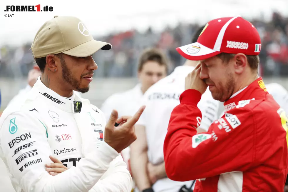 Foto zur News: Lewis Hamilton (Mercedes) und Sebastian Vettel (Ferrari)