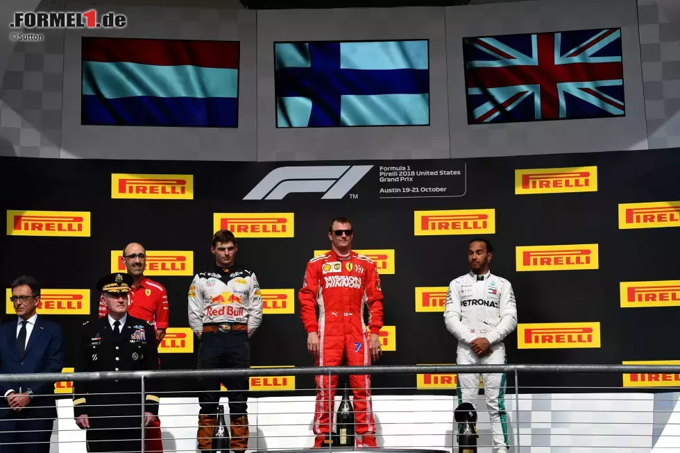 Foto zur News: Max Verstappen (Red Bull), Kimi Räikkönen (Ferrari) und Lewis Hamilton (Mercedes)