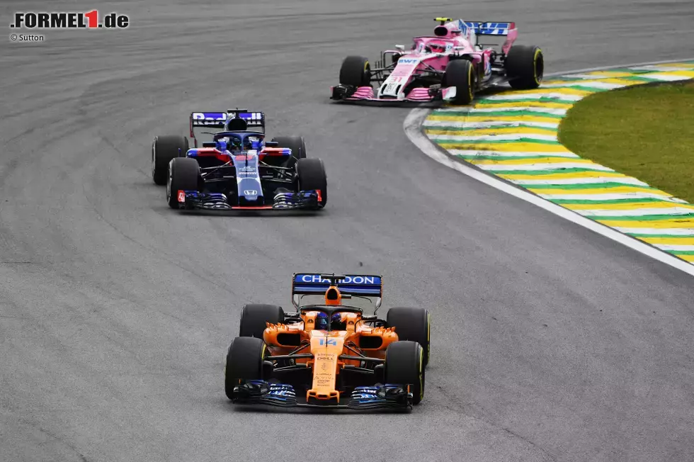 Foto zur News: Fernando Alonso (McLaren), Brendon Hartley (Toro Rosso) und Esteban Ocon (Racing Point)