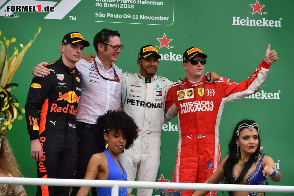 Foto zur News: Max Verstappen (Red Bull), Lewis Hamilton (Mercedes) und Kimi Räikkönen (Ferrari)