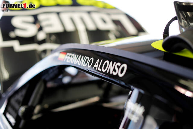 Foto zur News: Fernando Alonso bei seinem NASCAR-Test.
