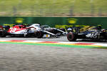 Foto zur News: Kevin Magnussen (Haas), Antonio Giovinazzi (Alfa Romeo) und Lewis Hamilton (Mercedes)