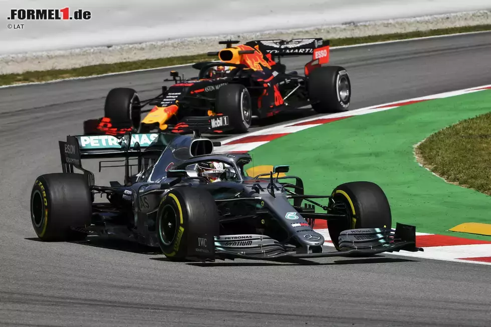 Foto zur News: Lewis Hamilton (Mercedes) und Max Verstappen (Red Bull)