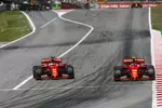 Foto zur News: Sebastian Vettel (Ferrari) und Charles Leclerc (Ferrari)