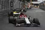 Foto zur News: Kimi Räikkönen (Alfa Romeo), Daniel Ricciardo (Renault) und Kevin Magnussen (Haas)