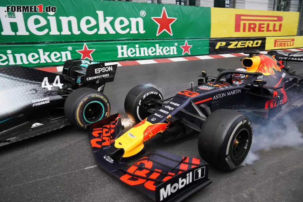 Foto zur News: Max Verstappen (Red Bull) und Lewis Hamilton (Mercedes)