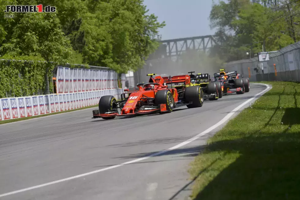 Foto zur News: Charles Leclerc (Ferrari), Daniel Ricciardo (Renault) und Pierre Gasly (Red Bull)