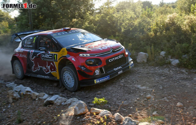 Foto zur News: Im Auto des Rallye-Weltmeister ging es durchs unwegsame Gelände weiter Richtung Strecke.