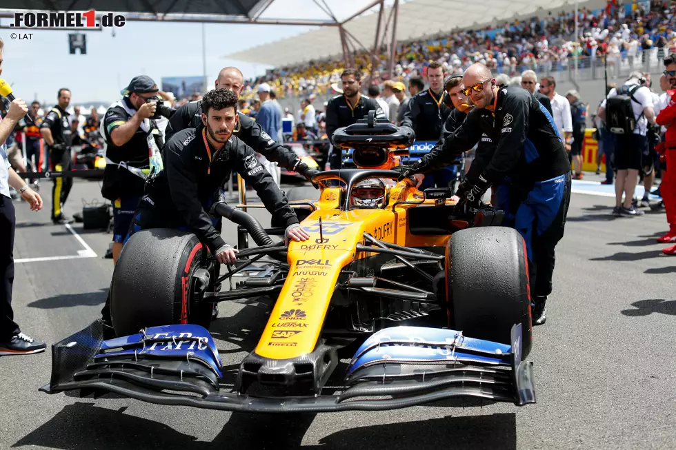 Foto zur News: Carlos Sainz (McLaren)