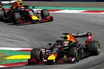 Foto zur News: Max Verstappen (Red Bull) und Pierre Gasly (Red Bull)