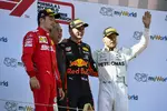 Foto zur News: Charles Leclerc (Ferrari), Max Verstappen (Red Bull) und Valtteri Bottas (Mercedes)