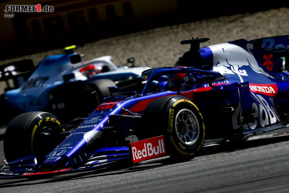 Foto zur News: Daniil Kwjat (Toro Rosso) und Robert Kubica (Williams)