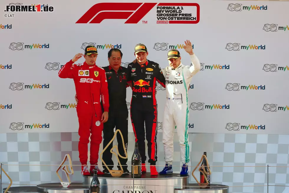 Foto zur News: Charles Leclerc (Ferrari), Max Verstappen (Red Bull) und Valtteri Bottas (Mercedes)