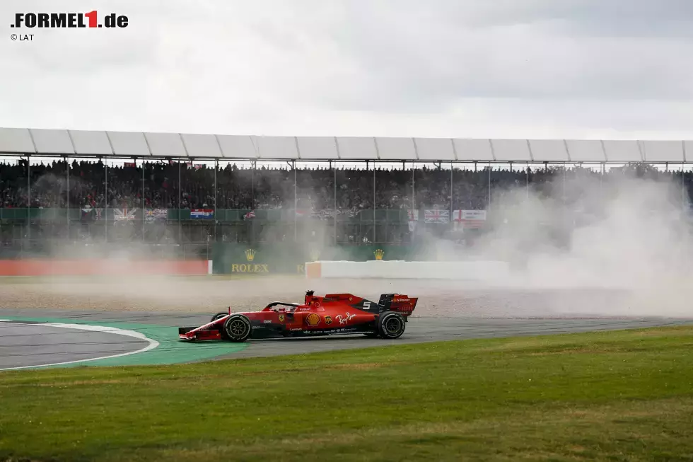 Foto zur News: Sebastian Vettel (Ferrari) und Max Verstappen (Red Bull)