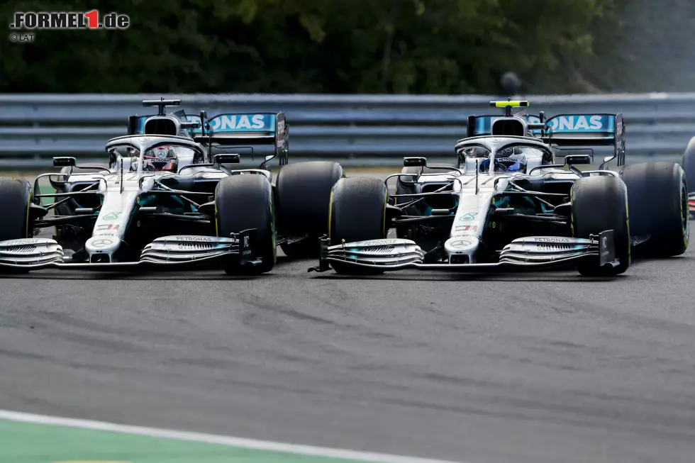 Foto zur News: Lewis Hamilton (Mercedes) und Valtteri Bottas (Mercedes)