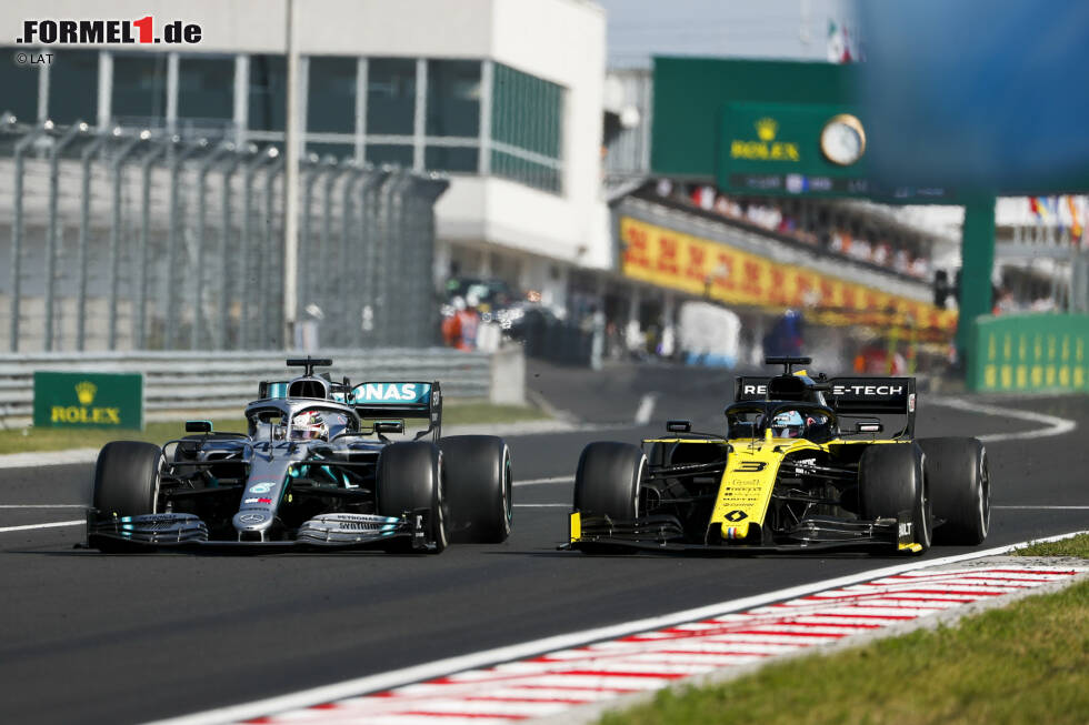 Foto zur News: Lewis Hamilton (Mercedes) und Daniel Ricciardo (Renault)