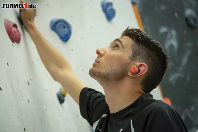 Foto zur News: Musik hilft Ocon, sich beim Training zu motivieren