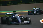 Foto zur News: Lewis Hamilton (Mercedes) und Valtteri Bottas (Mercedes)