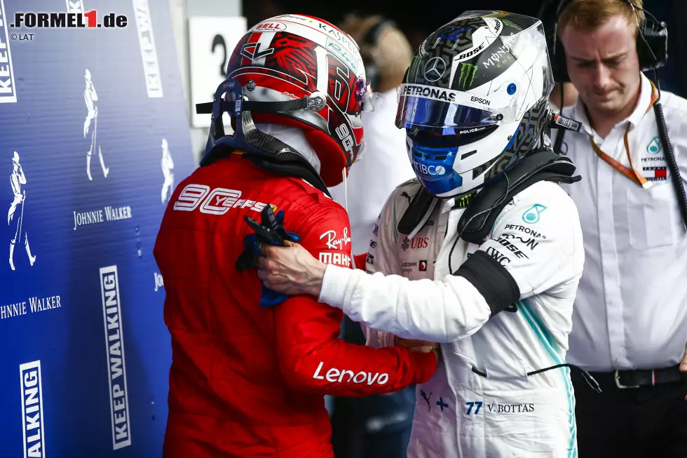 Foto zur News: Charles Leclerc (Ferrari) und Valtteri Bottas (Mercedes)