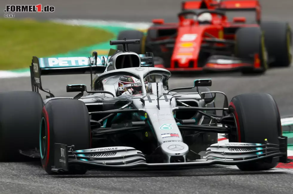 Foto zur News: Lewis Hamilton (Mercedes) und Sebastian Vettel (Ferrari)