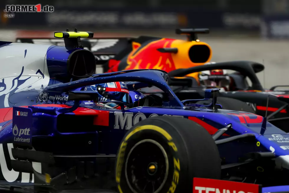 Foto zur News: Pierre Gasly (Toro Rosso) und Max Verstappen (Red Bull)