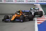 Foto zur News: Lando Norris (McLaren) und Valtteri Bottas (Mercedes)