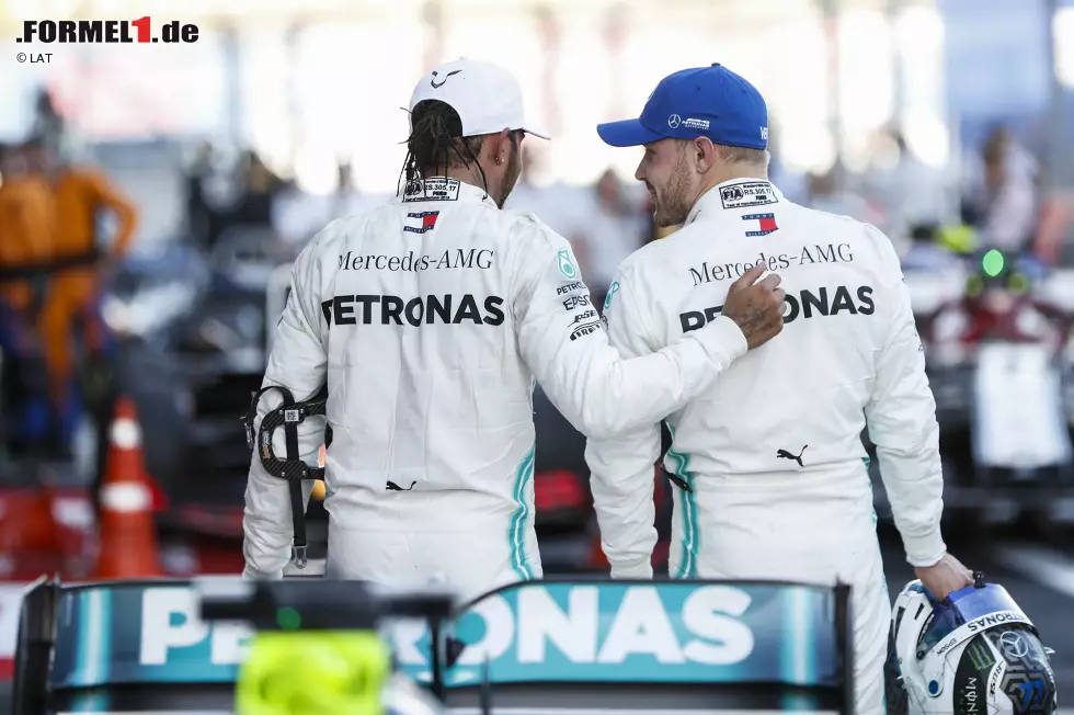 Foto zur News: Lewis Hamilton (Mercedes) und Valtteri Bottas (Mercedes)