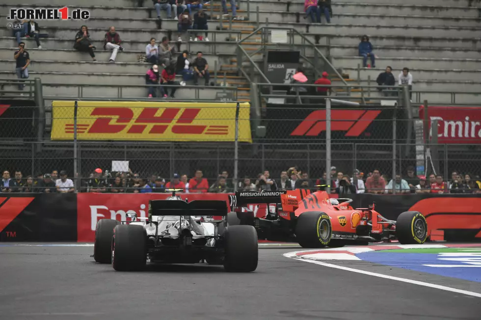 Foto zur News: Charles Leclerc (Ferrari) und Valtteri Bottas (Mercedes)