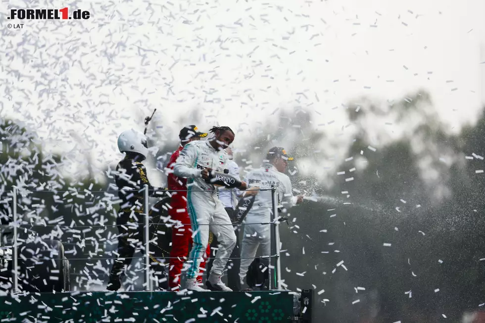 Foto zur News: Lewis Hamilton (Mercedes) und Sebastian Vettel (Ferrari)