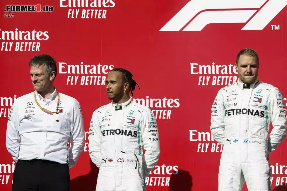 Foto zur News: Lewis Hamilton (Mercedes) und Valtteri Bottas (Mercedes)