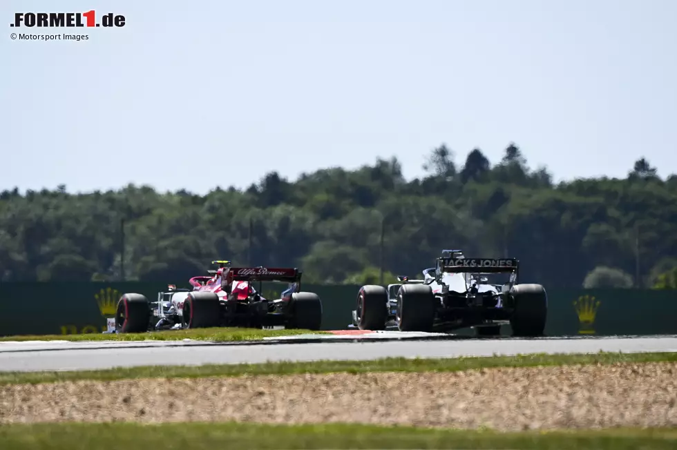 Foto zur News: Robert Kubica und Romain Grosjean (Haas)