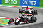Foto zur News: Kevin Magnussen (Haas) und Kimi Räikkönen (Alfa Romeo)