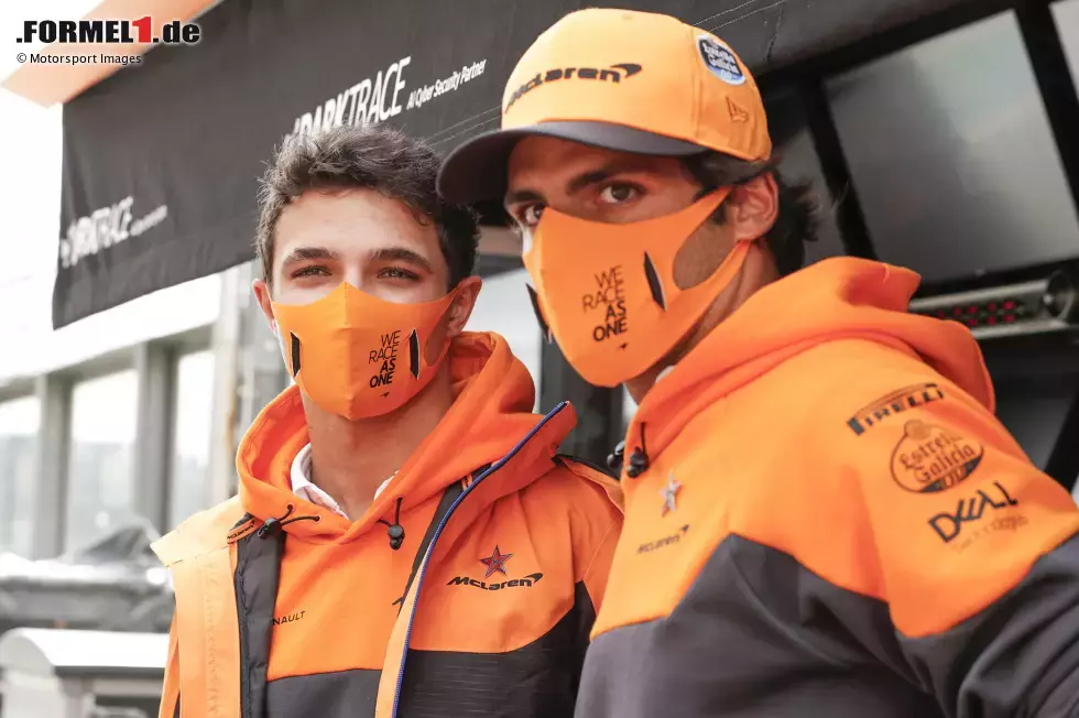 Foto zur News: Lando Norris (McLaren) und Carlos Sainz (McLaren)