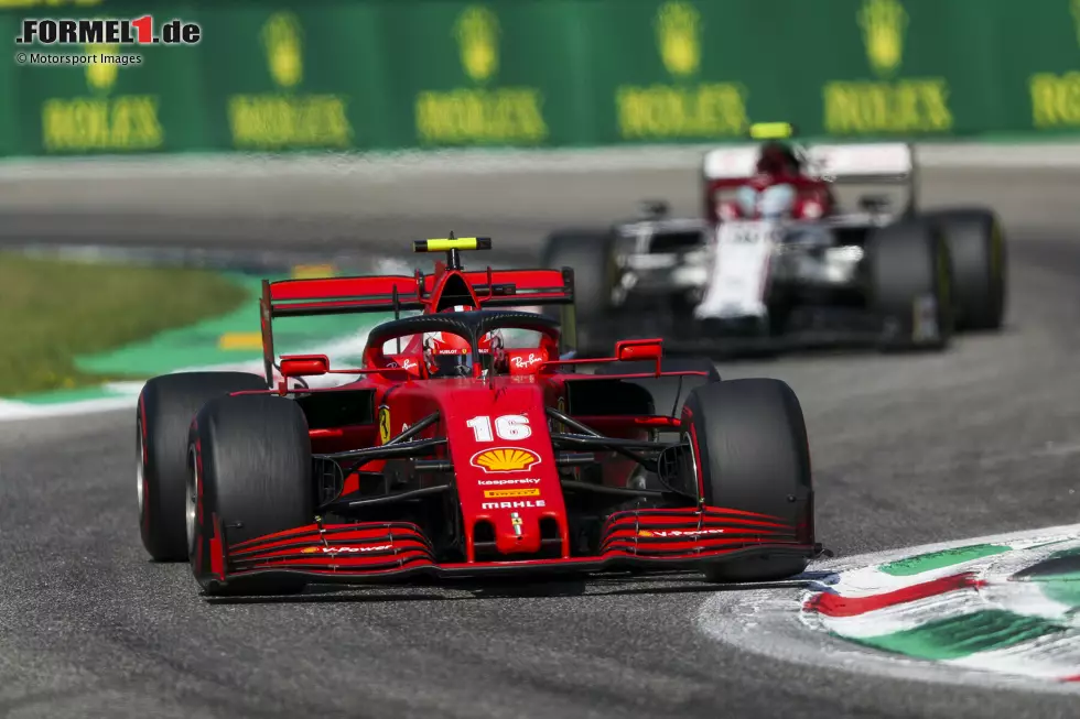 Foto zur News: Charles Leclerc (Ferrari) und Antonio Giovinazzi (Alfa Romeo)