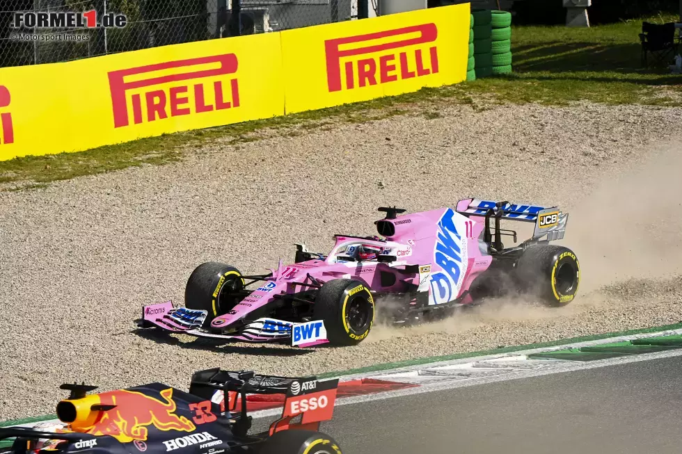 Foto zur News: Sergio Perez (Racing Point) und Max Verstappen (Red Bull)