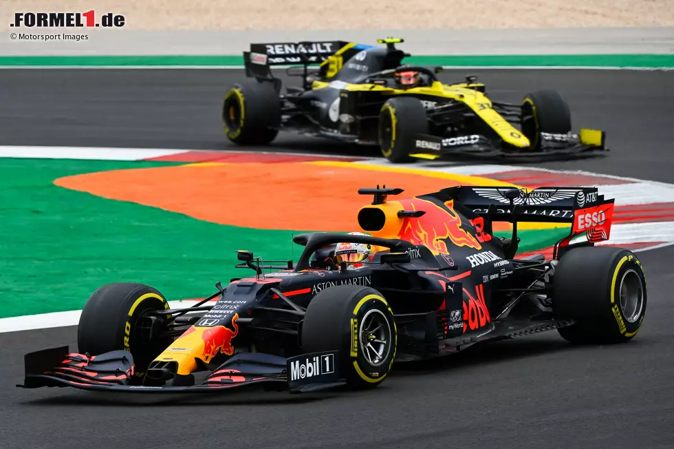 Foto zur News: Max Verstappen (Red Bull) und Esteban Ocon (Renault)